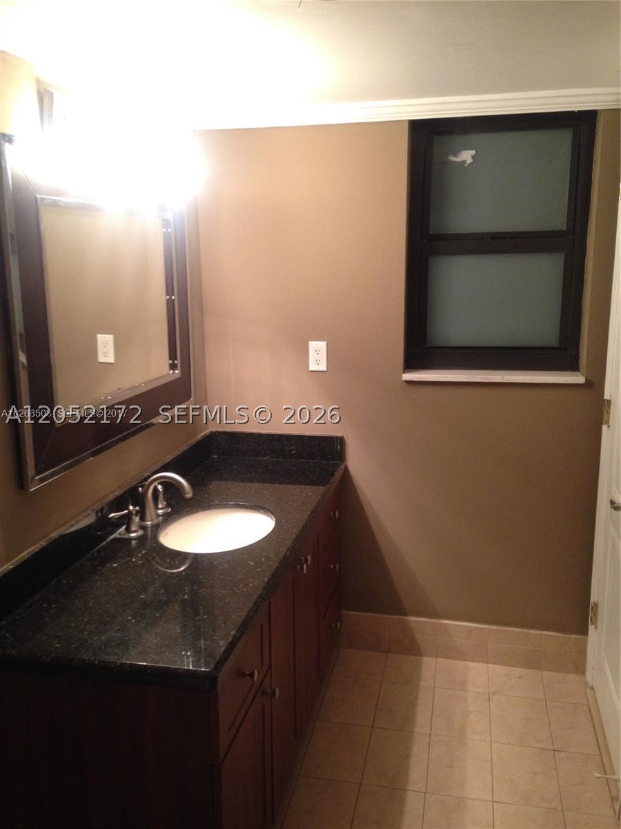 TOWER 1800 CONDO - Residential Lease