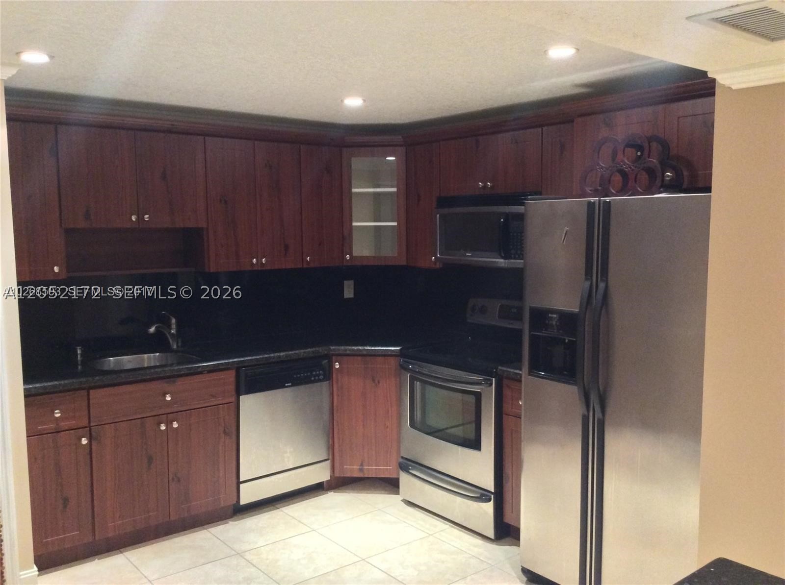TOWER 1800 CONDO - Residential Lease