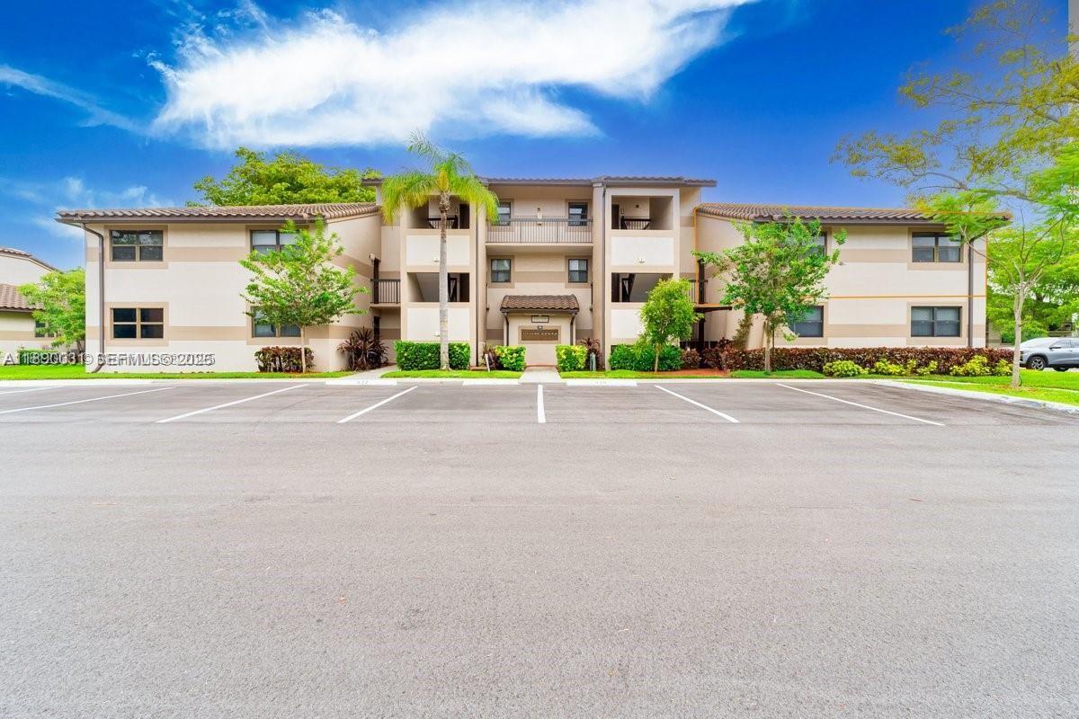 VILLAS DE VENEZIA CONDO - Residential