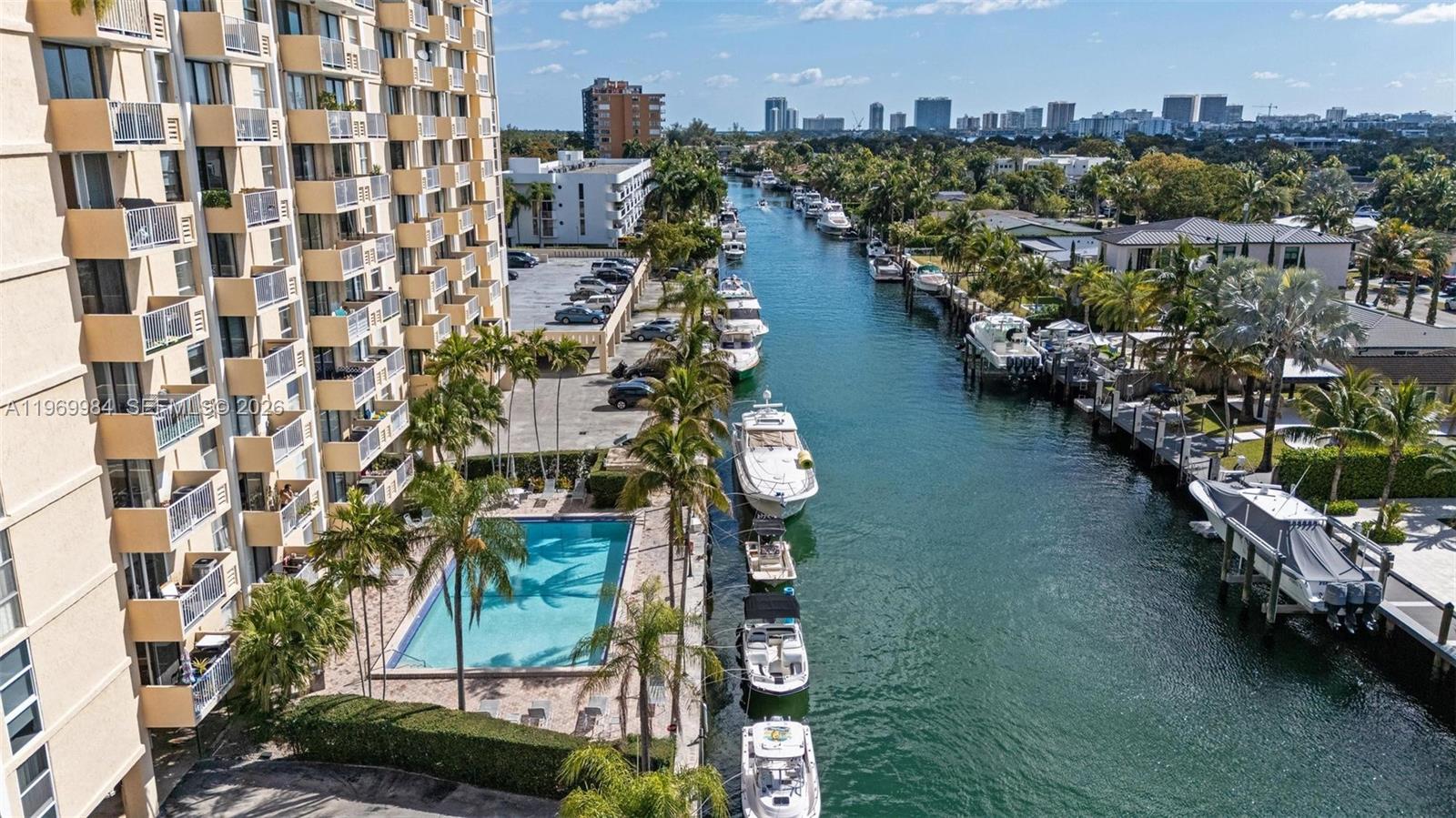 VECINO DEL MAR CONDO - Residential
