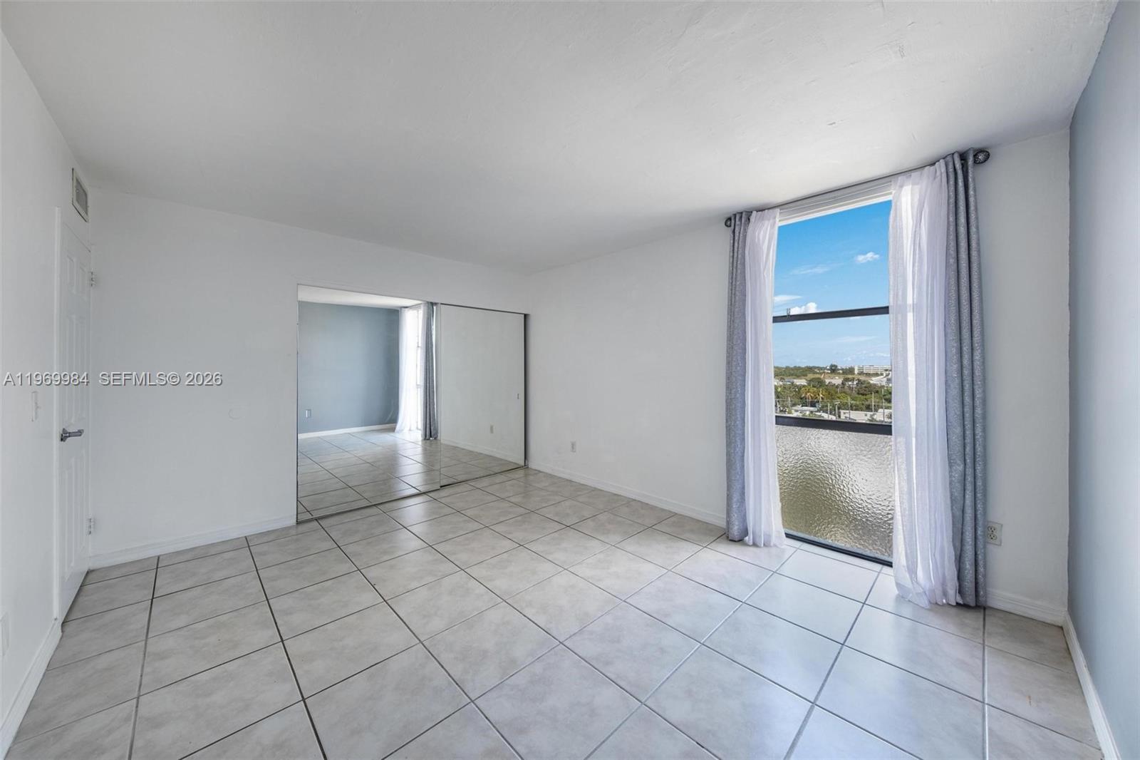 VECINO DEL MAR CONDO - Residential