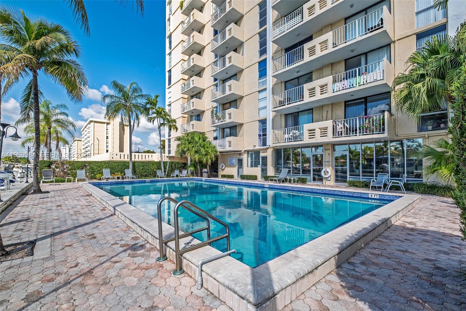 VECINO DEL MAR CONDO - Residential