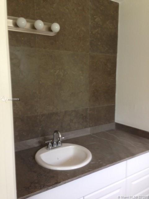 IRONS MANOR 2ND ADDN - Residential