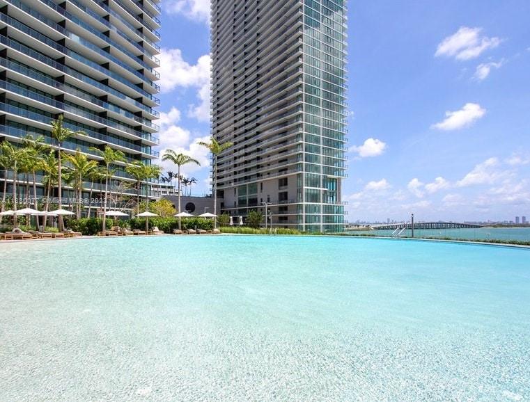 PARAISO BAY - Residential Lease