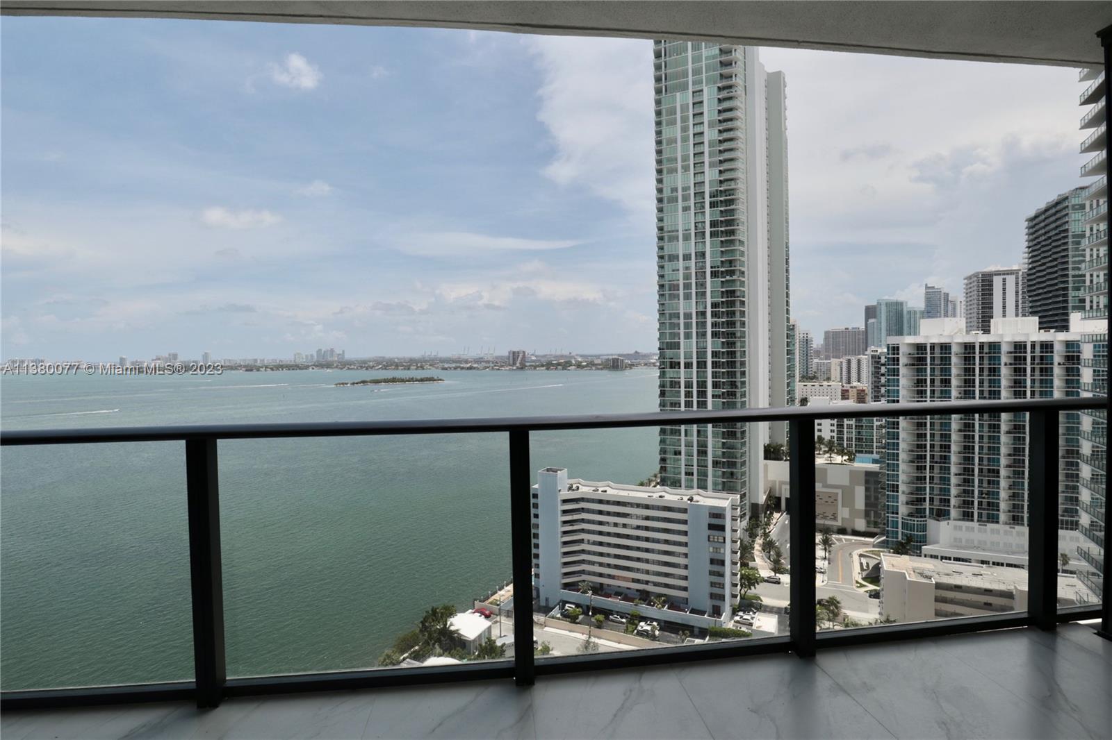 PARAISO BAY - Residential Lease