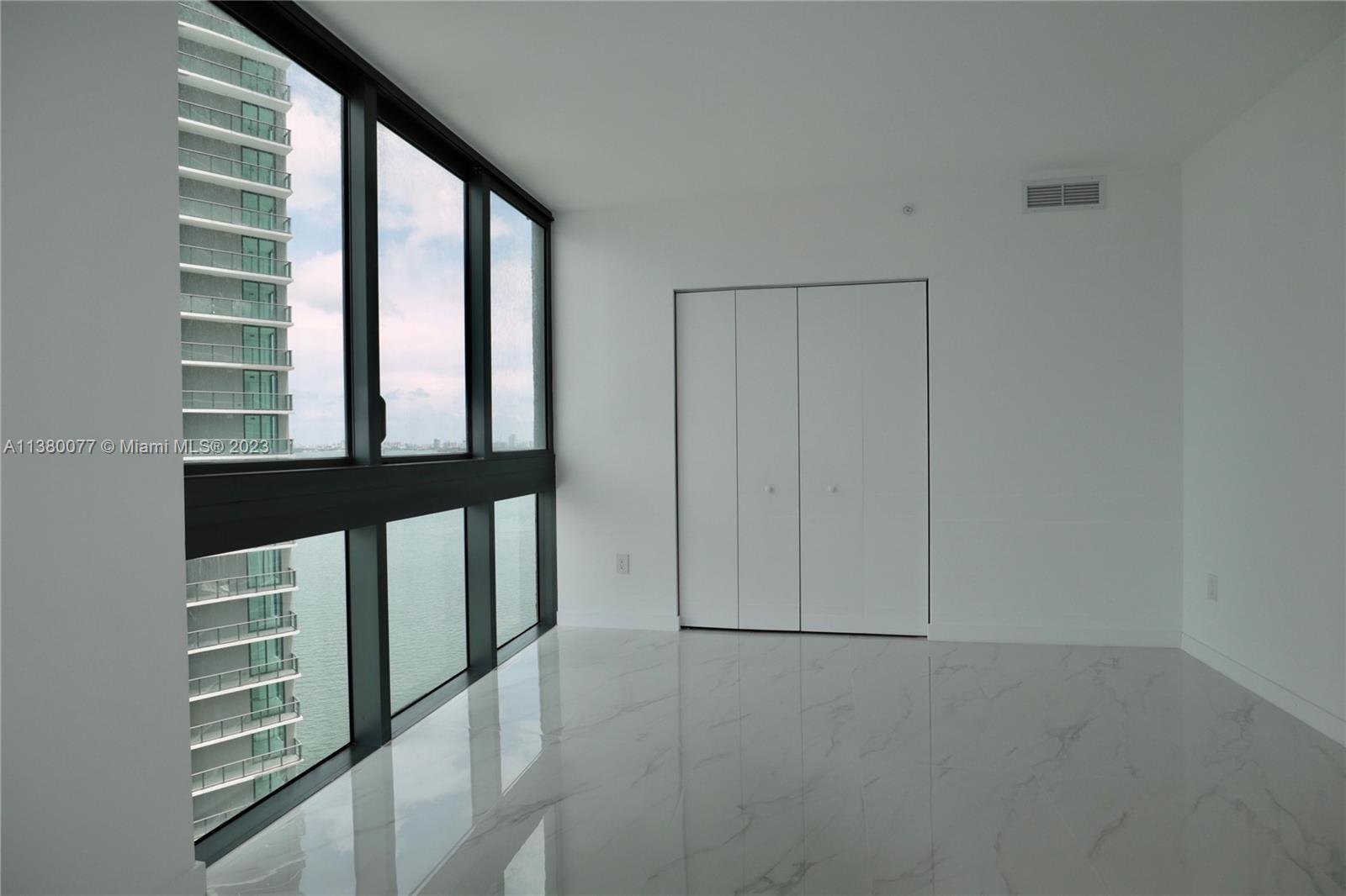 PARAISO BAY - Residential Lease