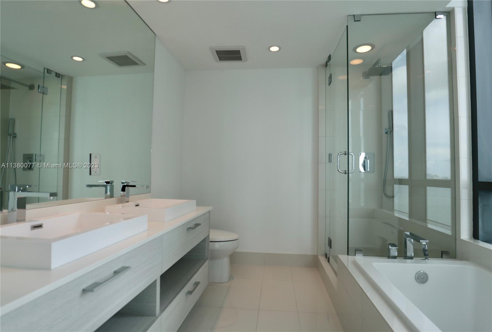 PARAISO BAY - Residential Lease
