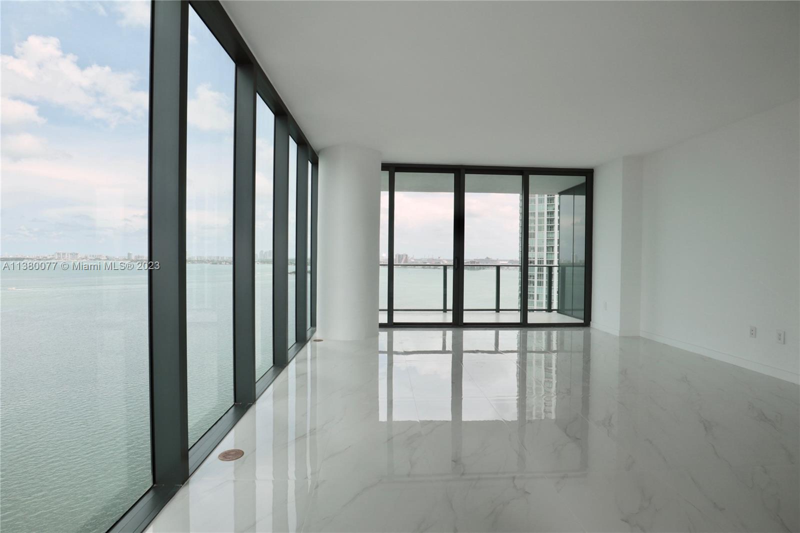 PARAISO BAY - Residential Lease