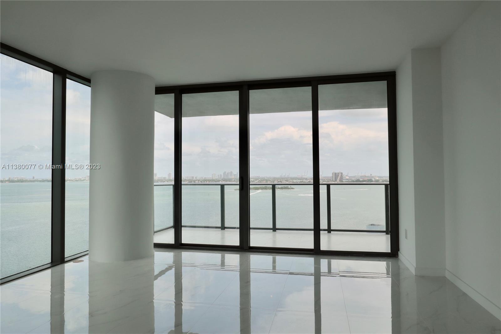 PARAISO BAY - Residential Lease