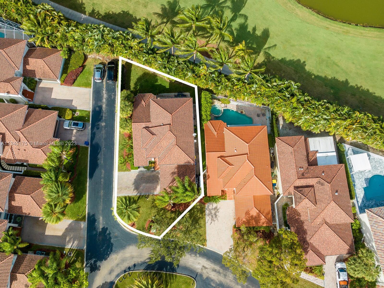 DORAL ESTATES VILLAS - Residential