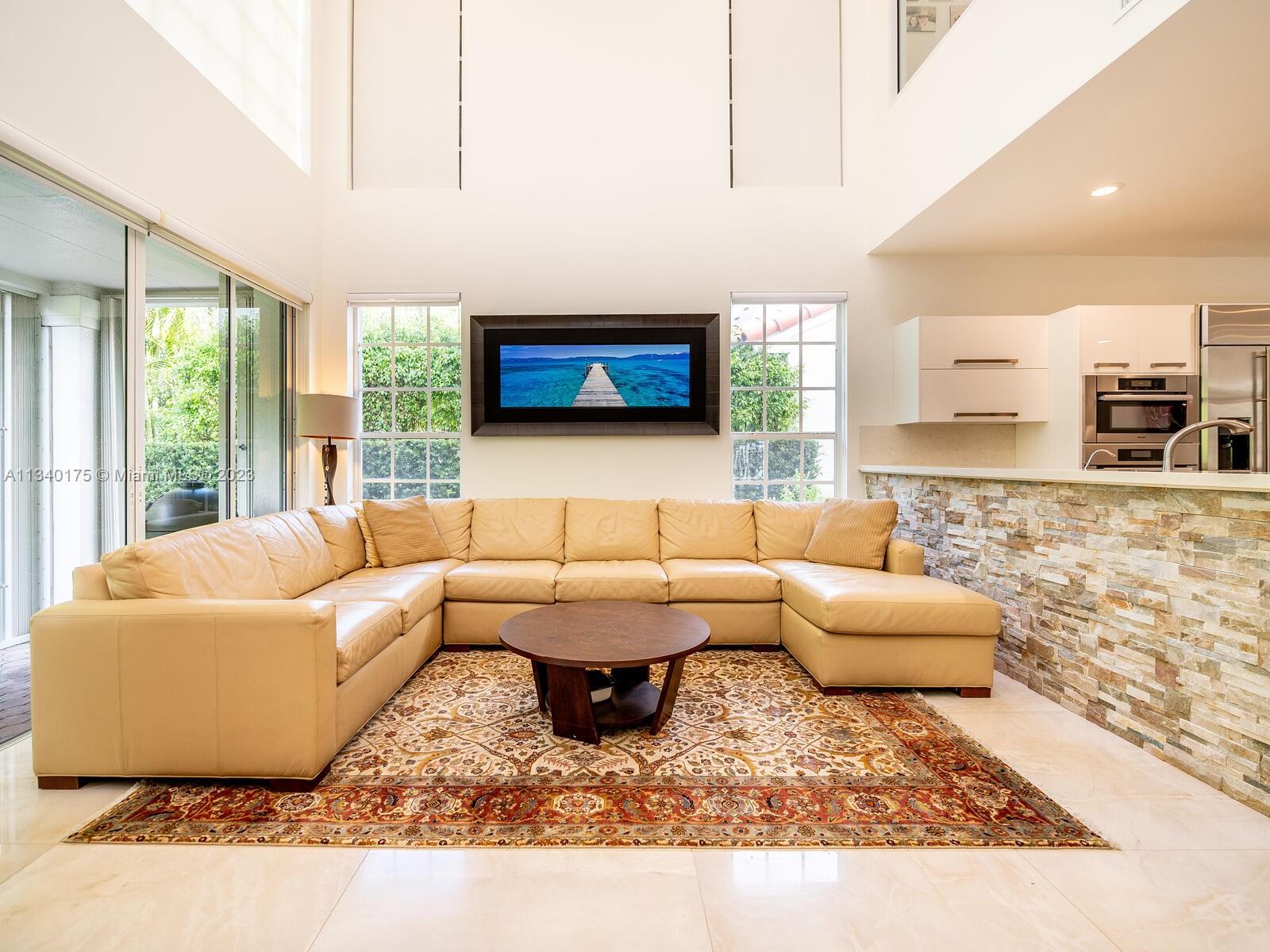 DORAL ESTATES VILLAS - Residential