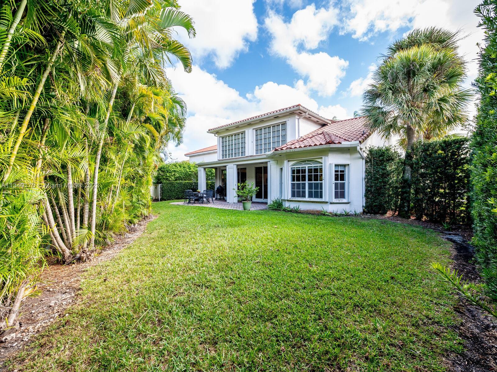 DORAL ESTATES VILLAS - Residential
