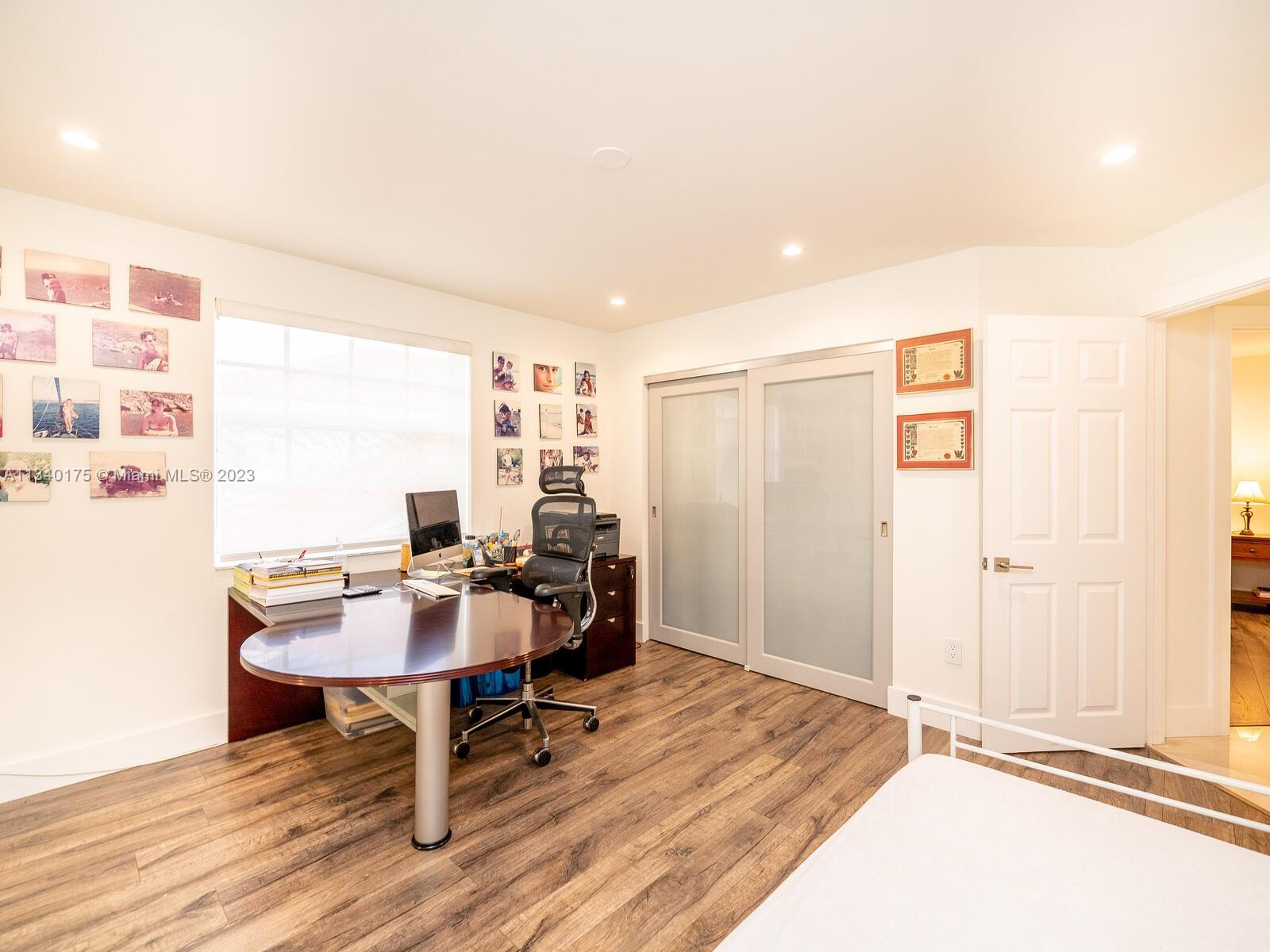 DORAL ESTATES VILLAS - Residential