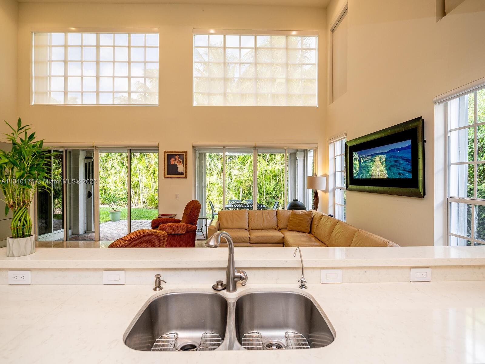 DORAL ESTATES VILLAS - Residential