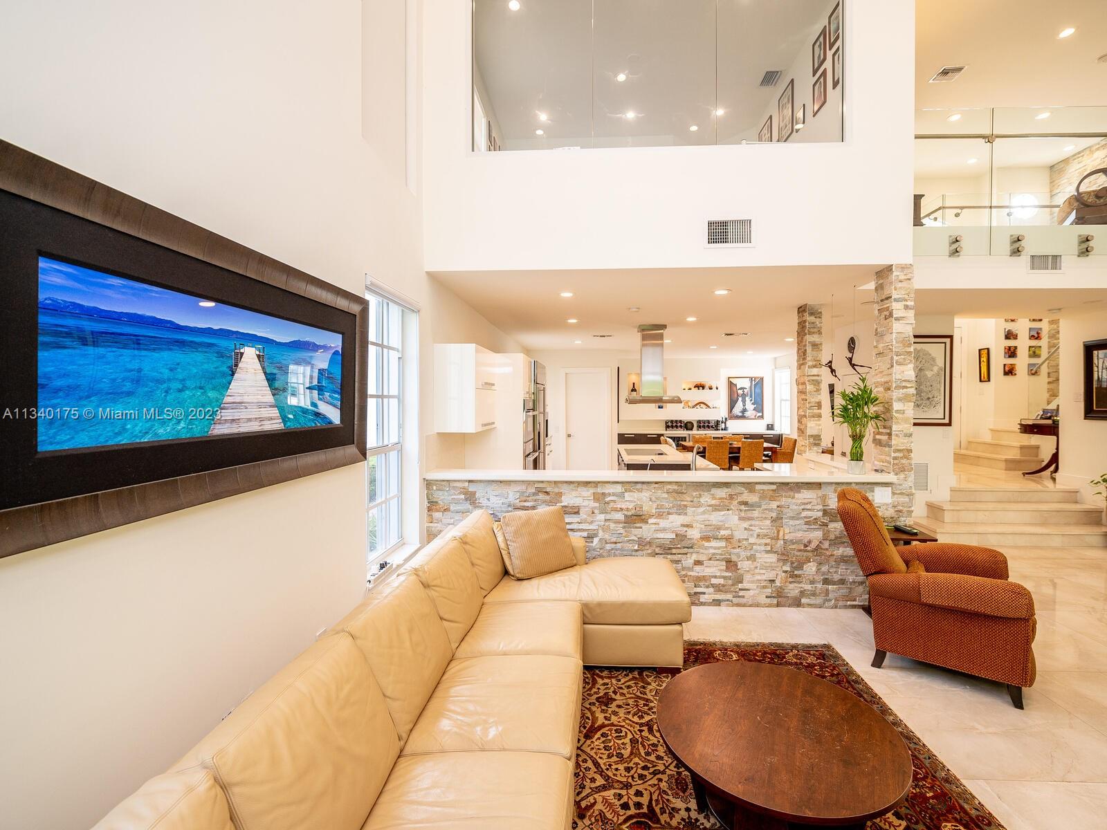 DORAL ESTATES VILLAS - Residential