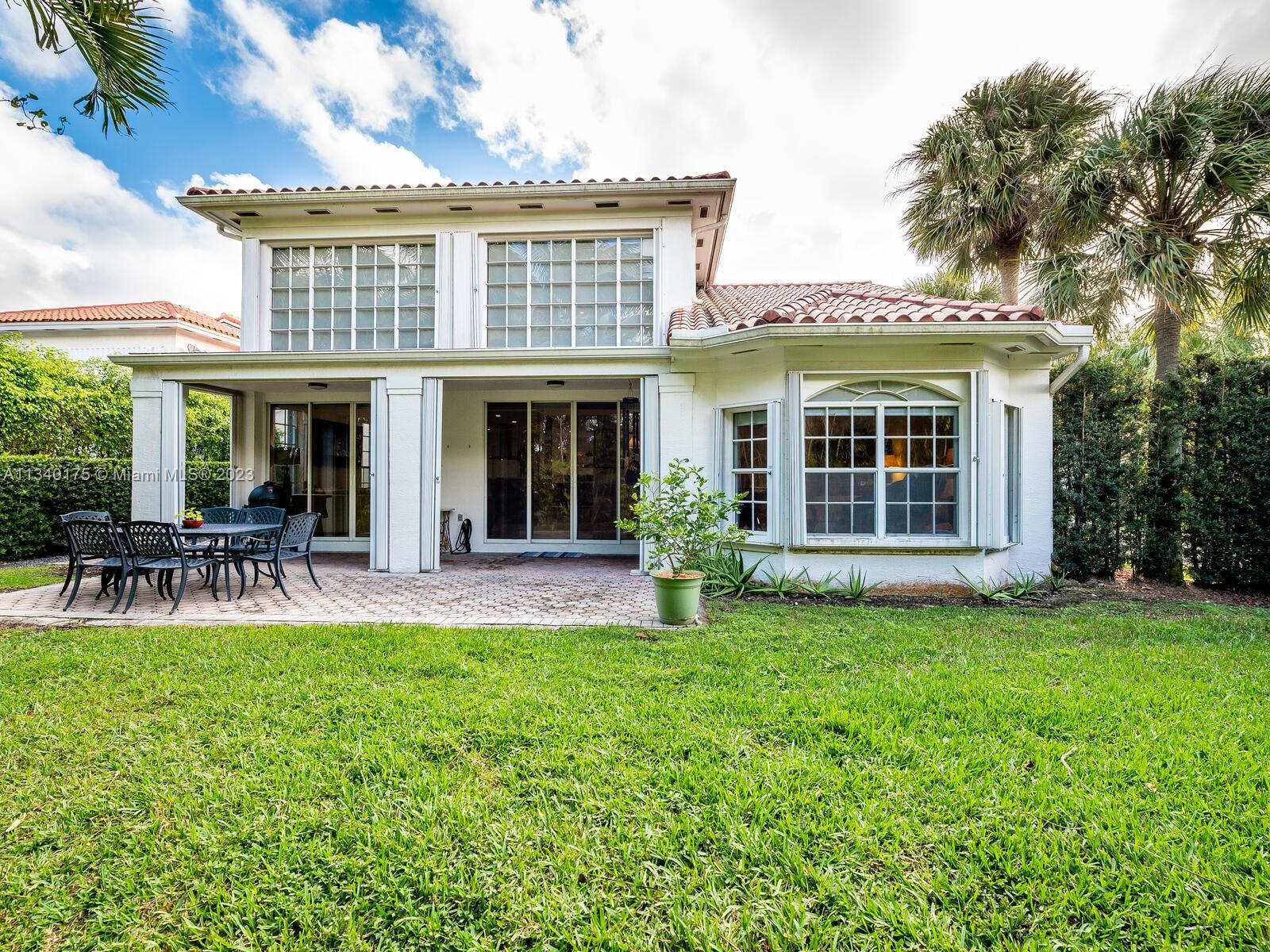 DORAL ESTATES VILLAS - Residential