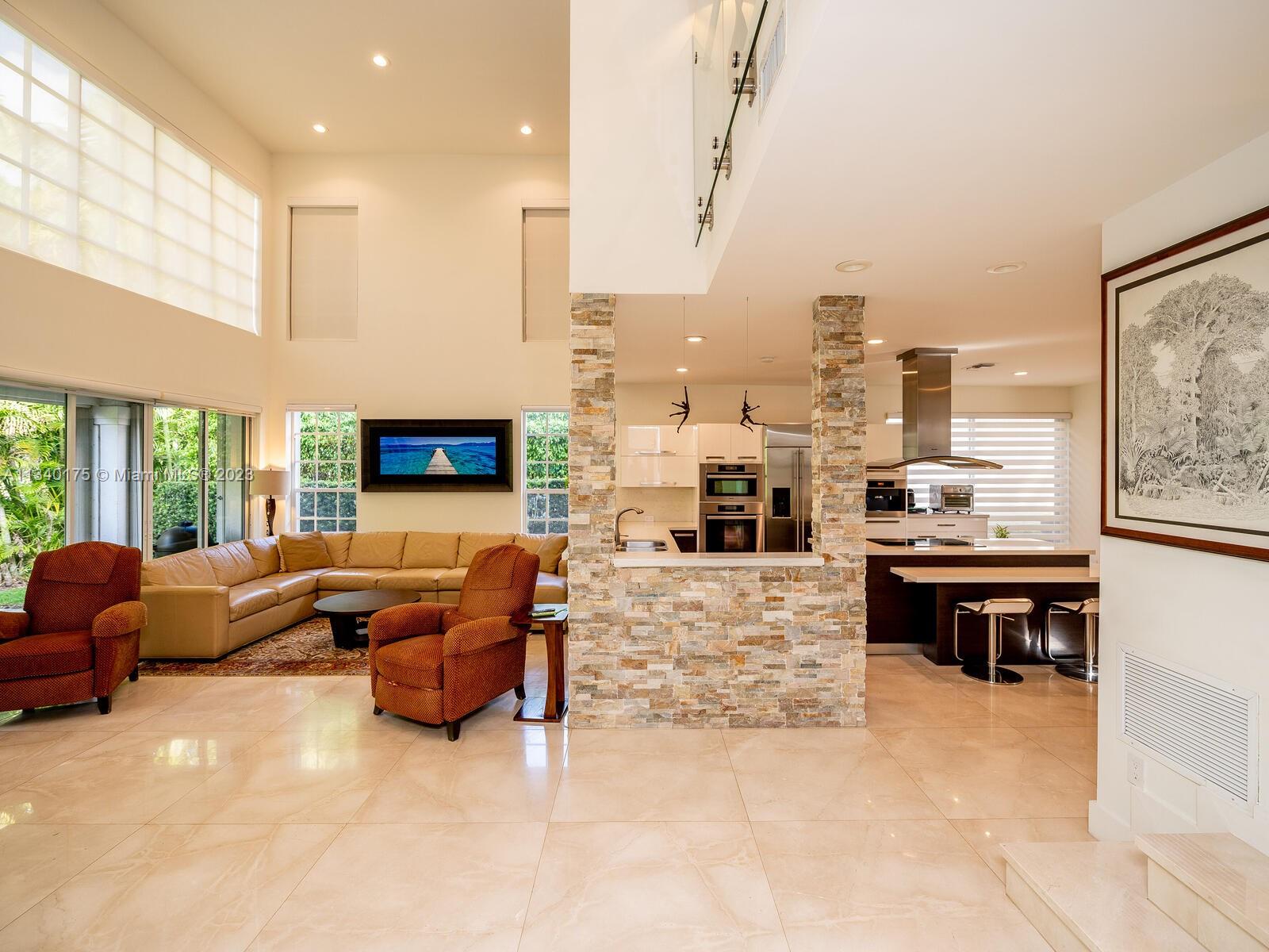 DORAL ESTATES VILLAS - Residential