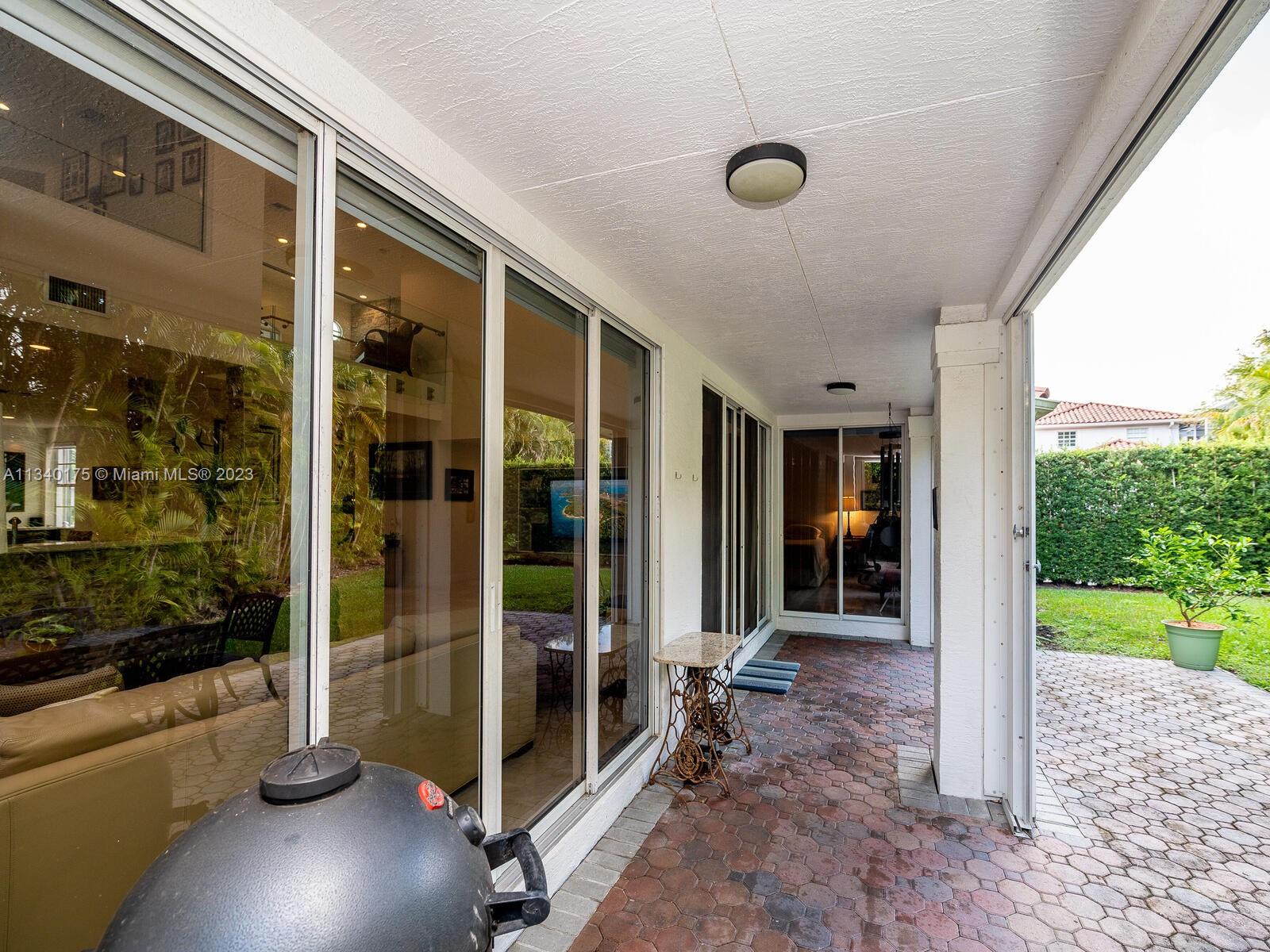 DORAL ESTATES VILLAS - Residential