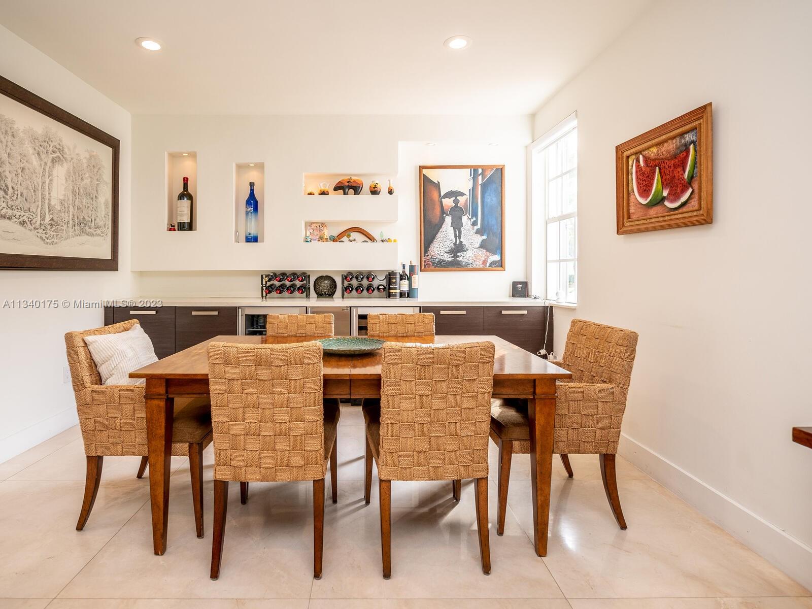 DORAL ESTATES VILLAS - Residential
