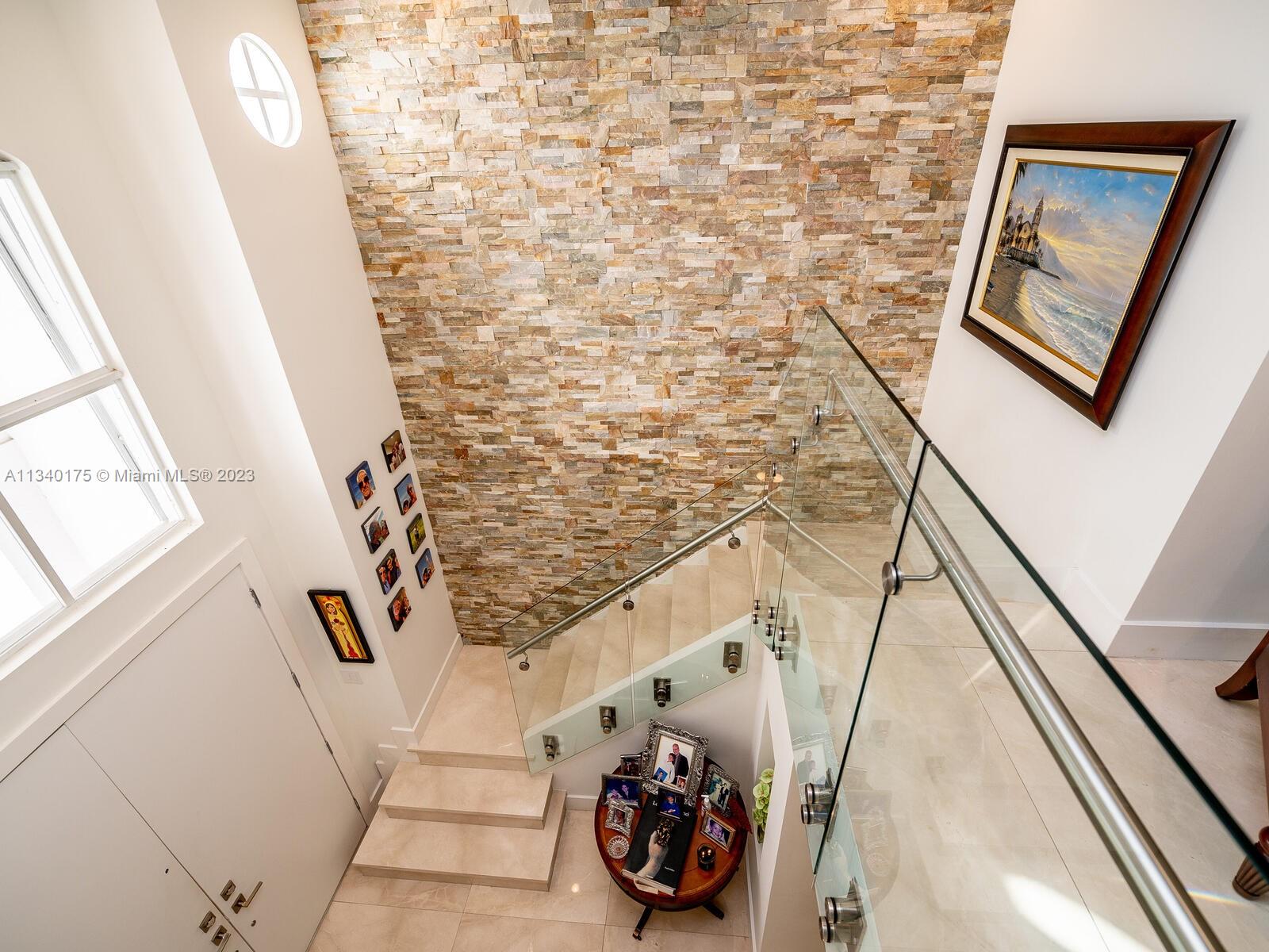 DORAL ESTATES VILLAS - Residential