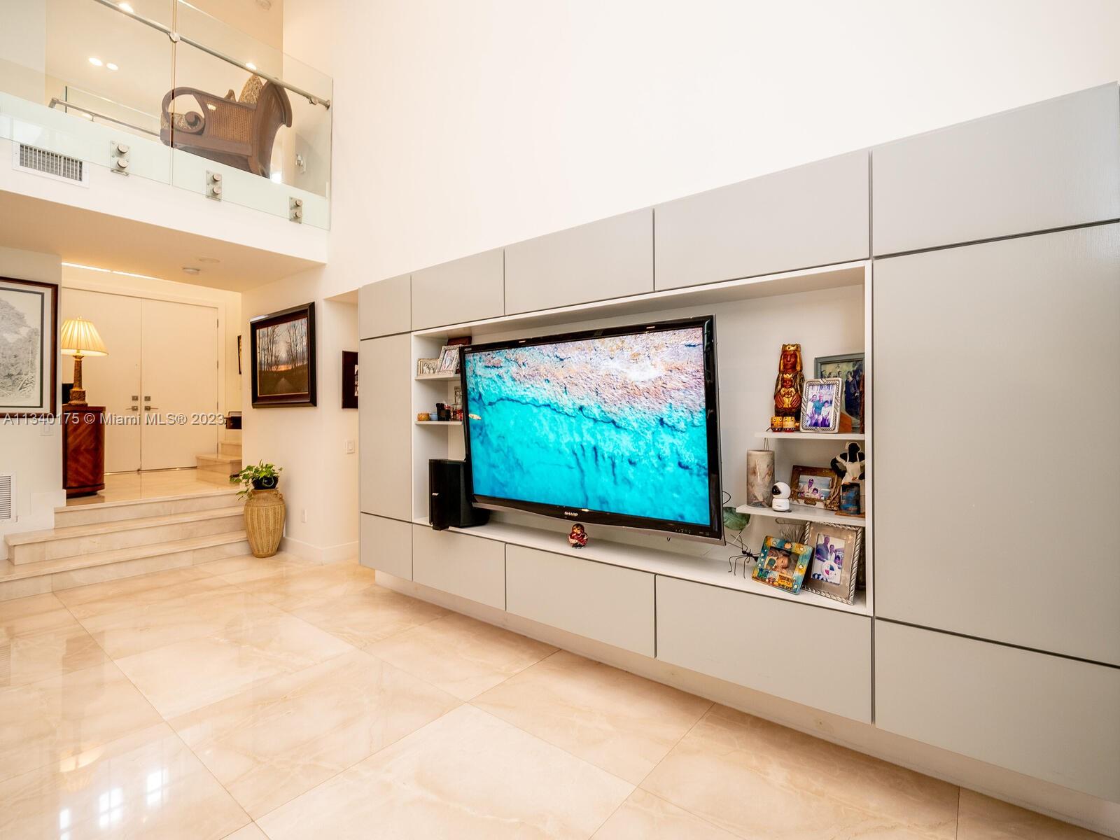 DORAL ESTATES VILLAS - Residential