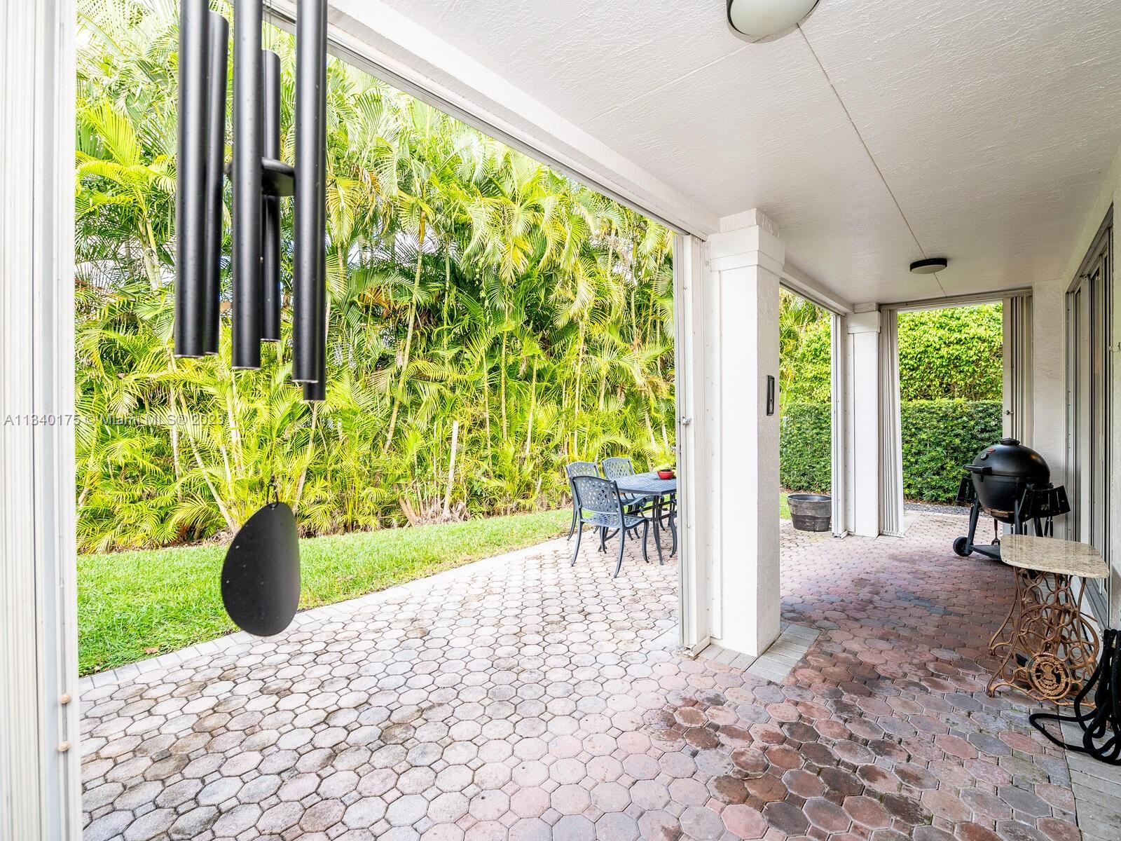 DORAL ESTATES VILLAS - Residential