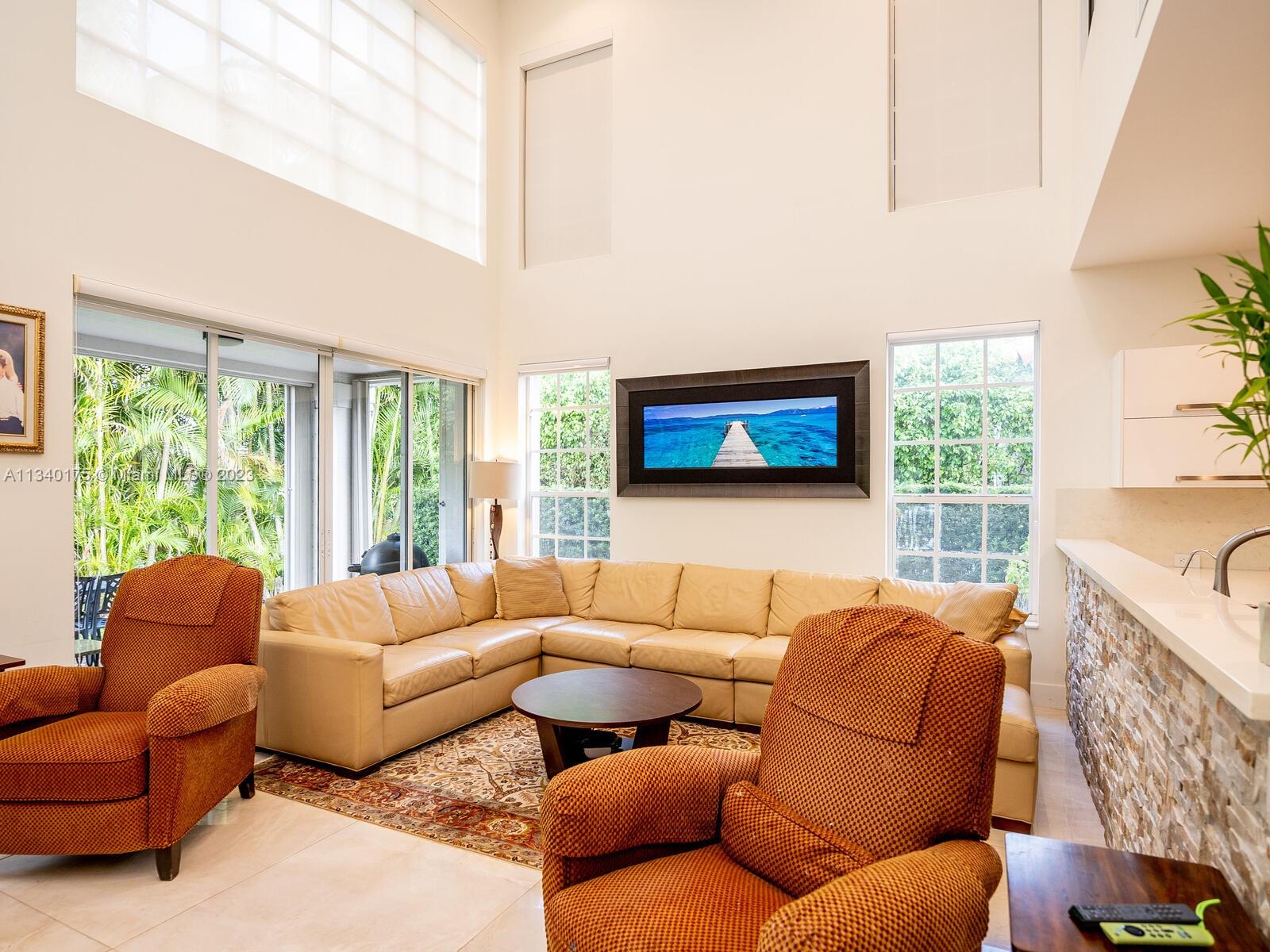 DORAL ESTATES VILLAS - Residential