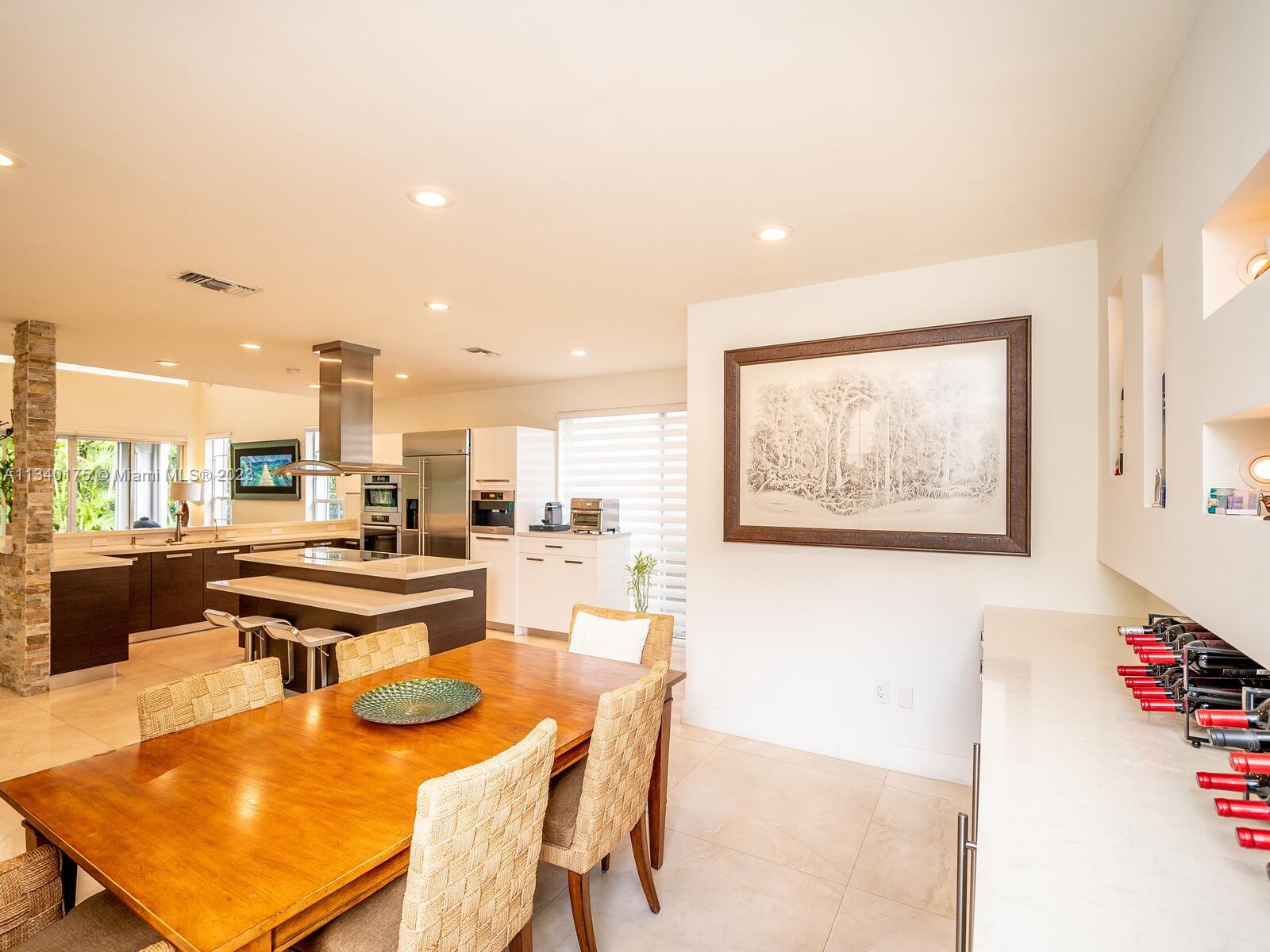 DORAL ESTATES VILLAS - Residential