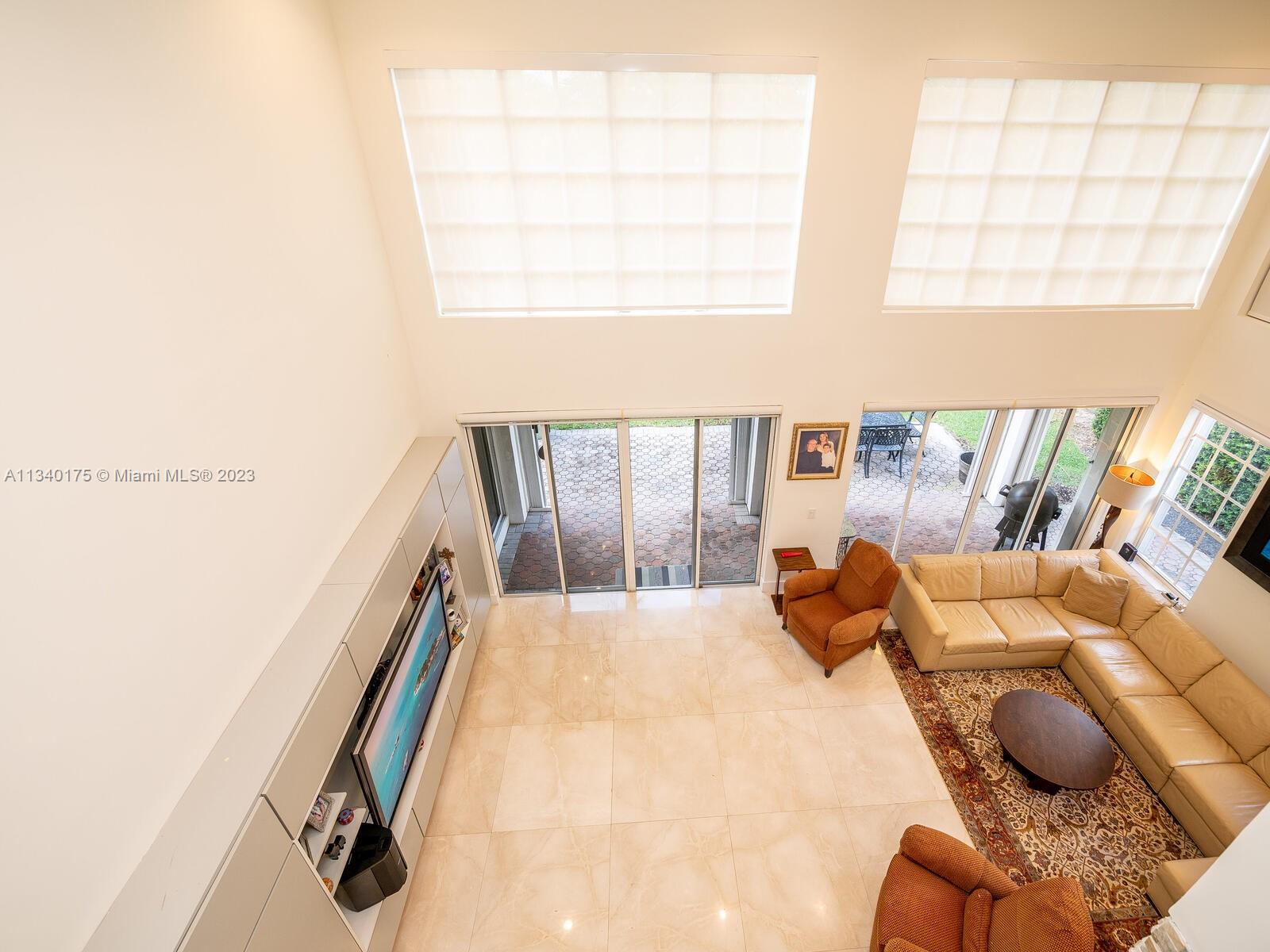DORAL ESTATES VILLAS - Residential