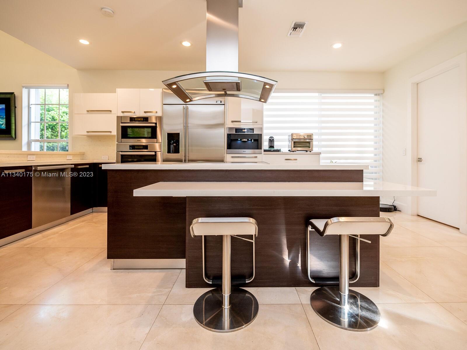 DORAL ESTATES VILLAS - Residential
