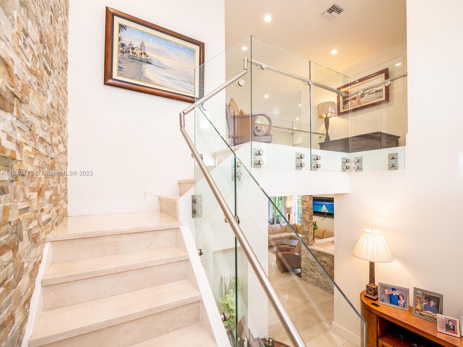 DORAL ESTATES VILLAS - Residential