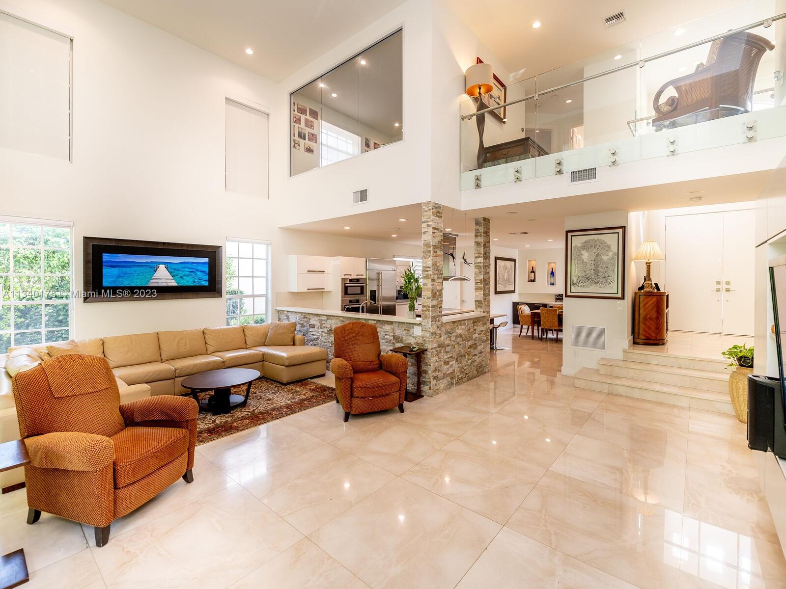 DORAL ESTATES VILLAS - Residential