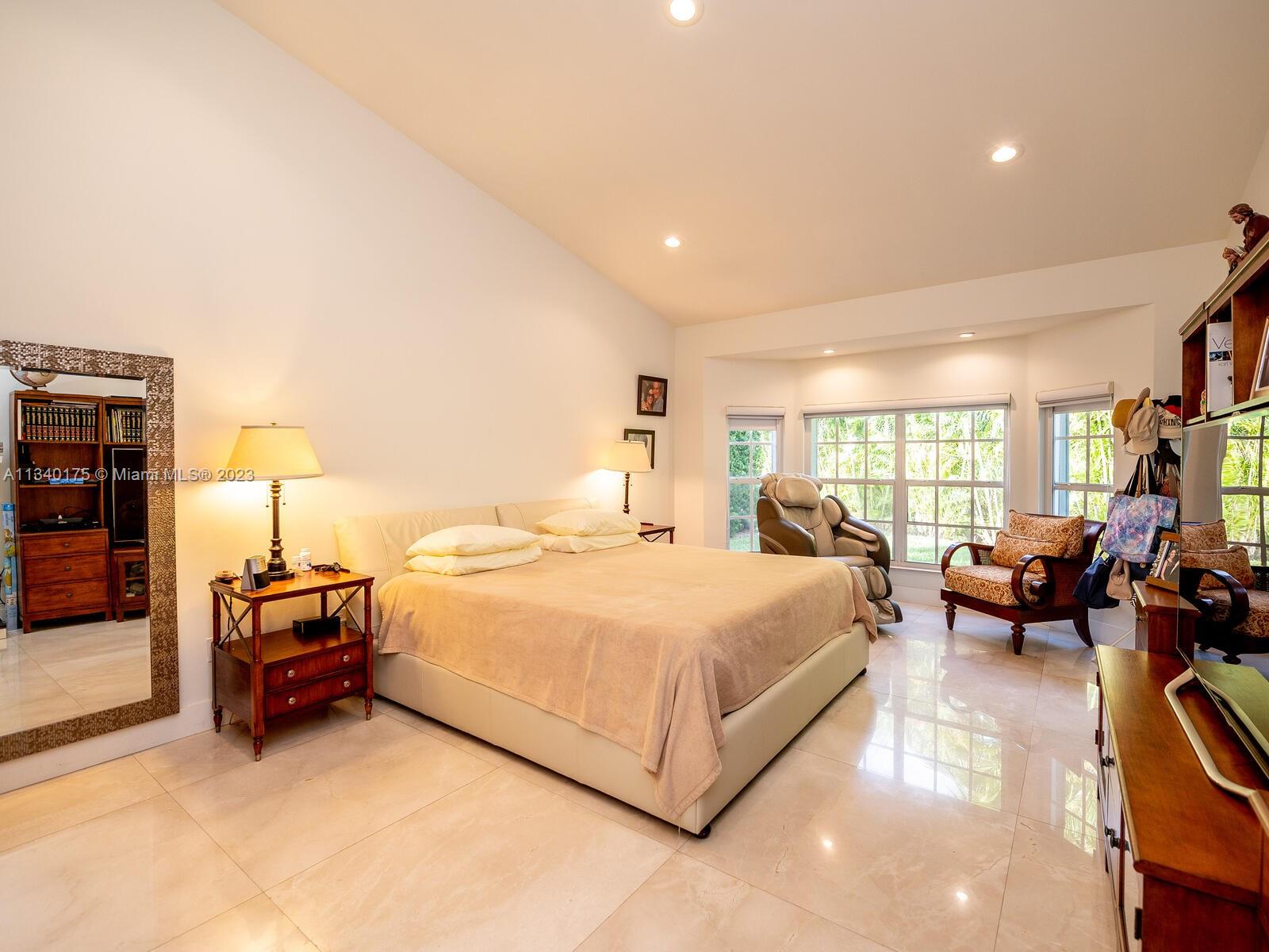 DORAL ESTATES VILLAS - Residential