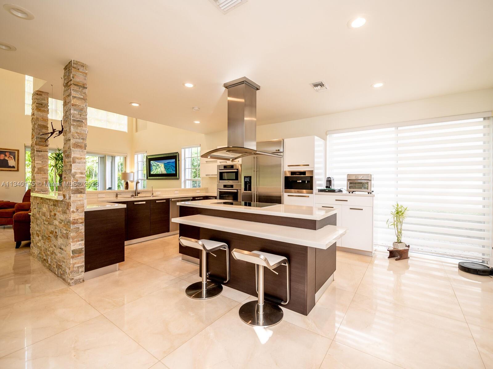 DORAL ESTATES VILLAS - Residential