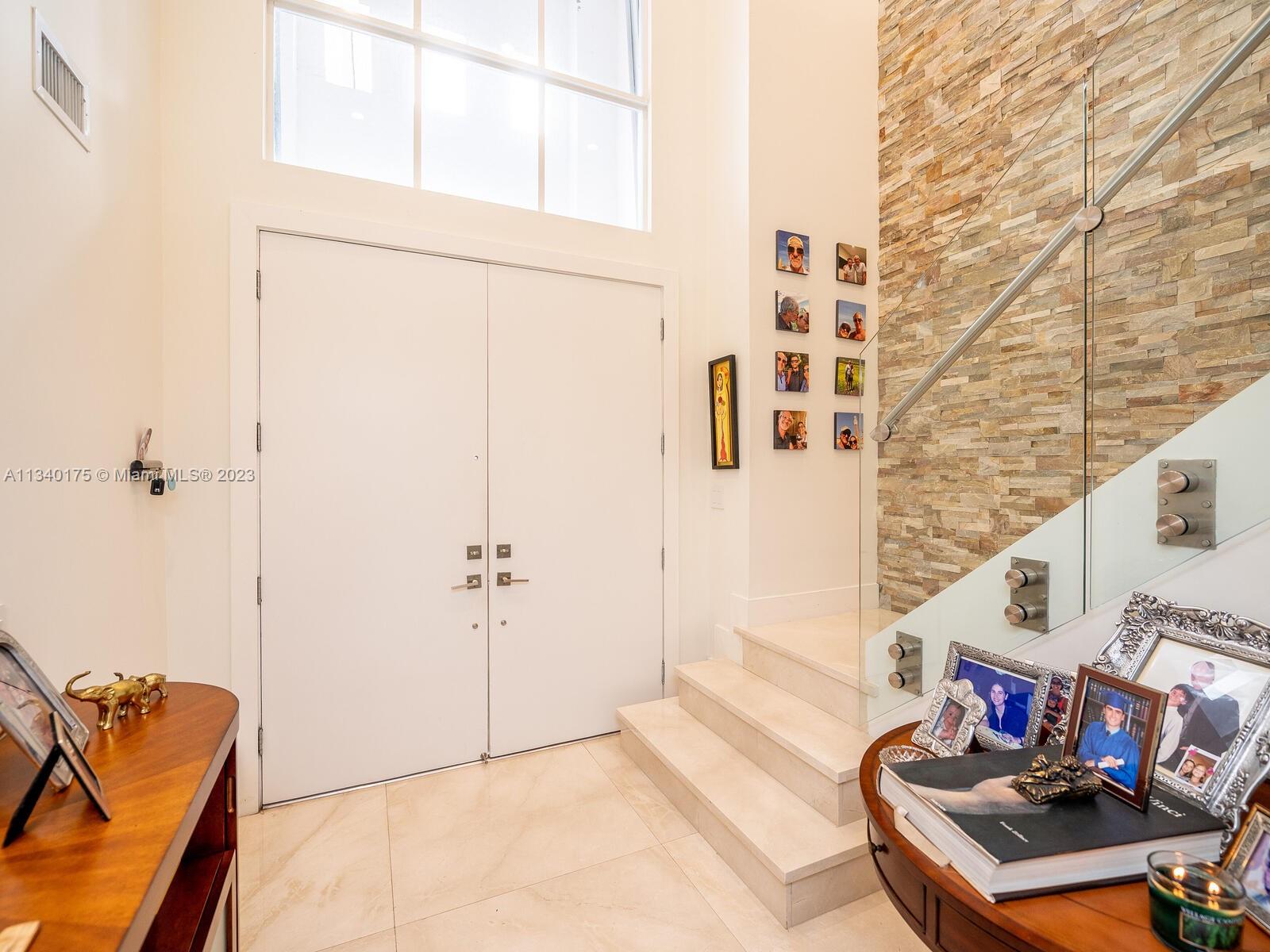 DORAL ESTATES VILLAS - Residential