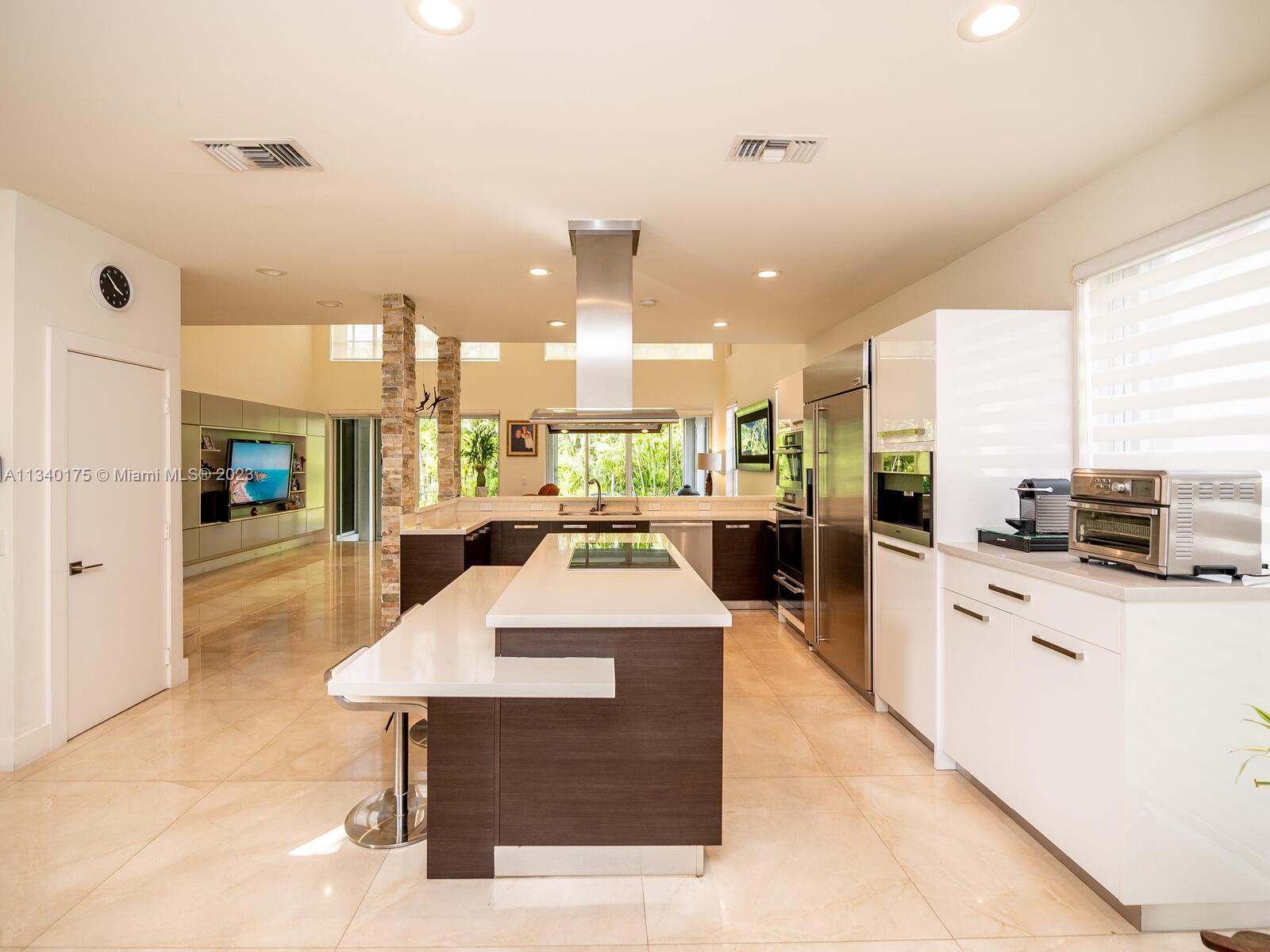 DORAL ESTATES VILLAS - Residential
