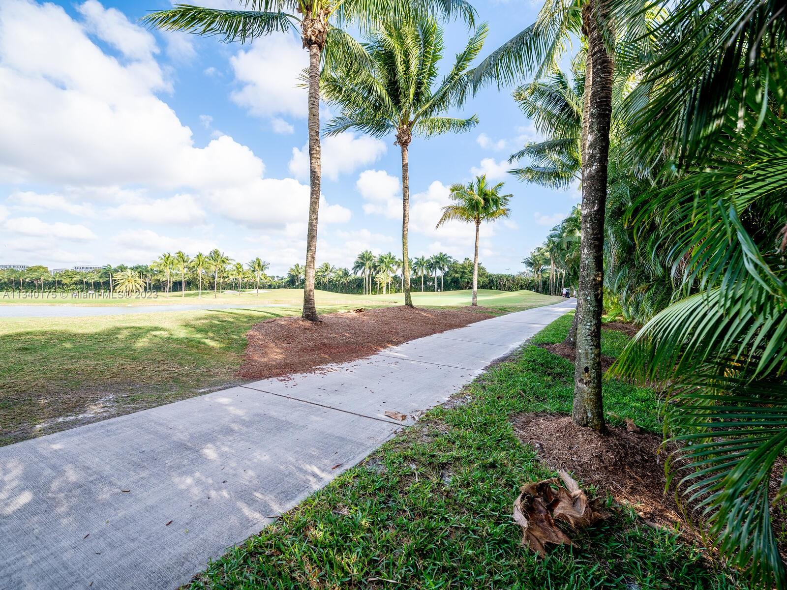 DORAL ESTATES VILLAS - Residential