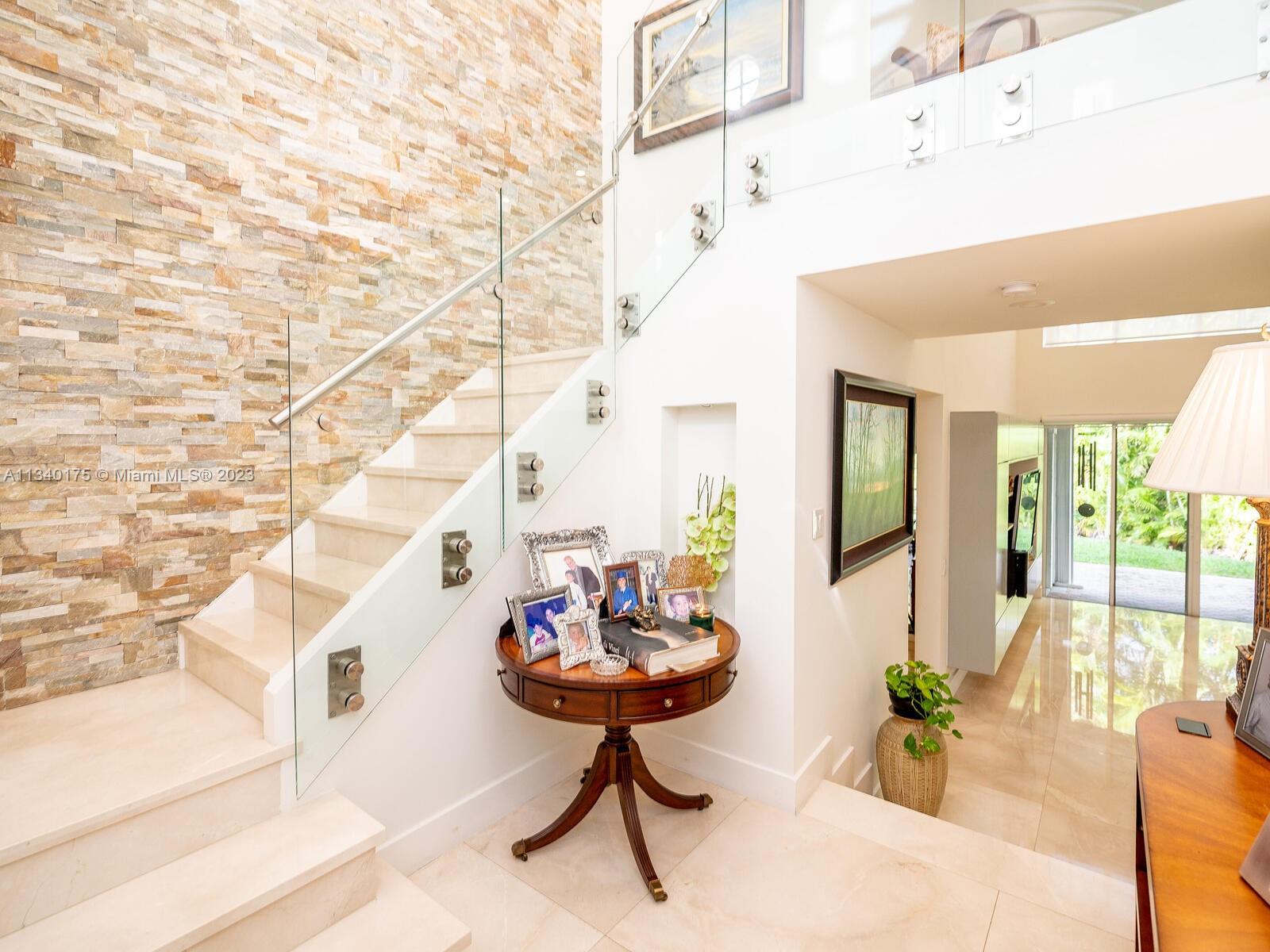 DORAL ESTATES VILLAS - Residential