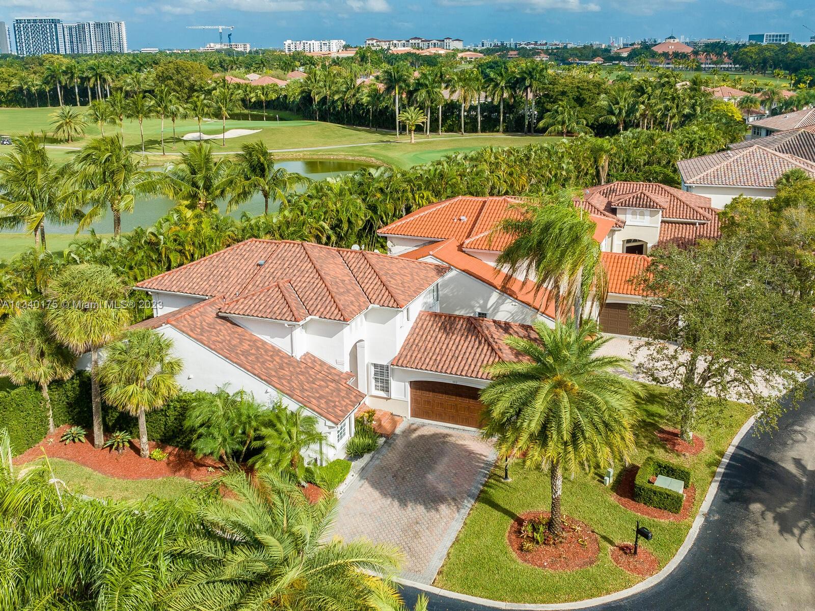 DORAL ESTATES VILLAS - Residential