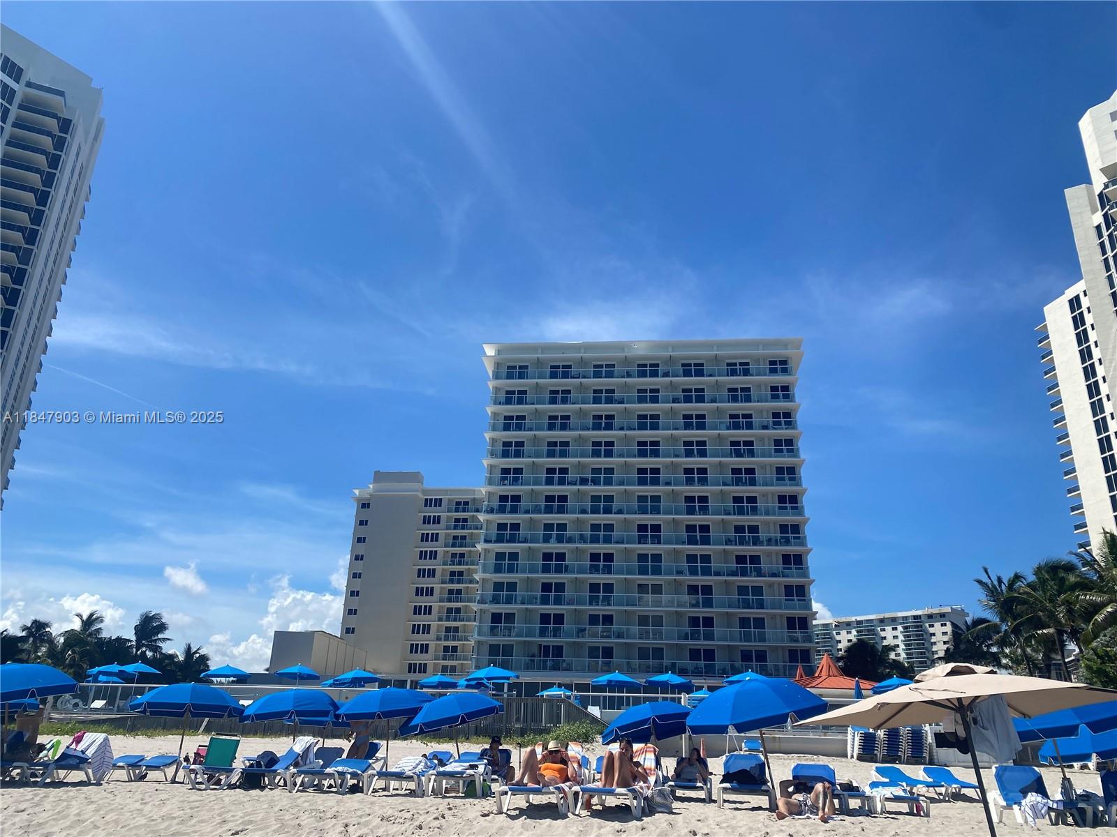 THE AVENTURA BEACH CLUB C - Residential