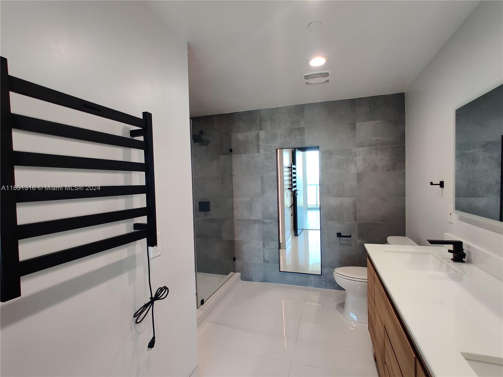 MARINABLUE CONDO - Residential Lease