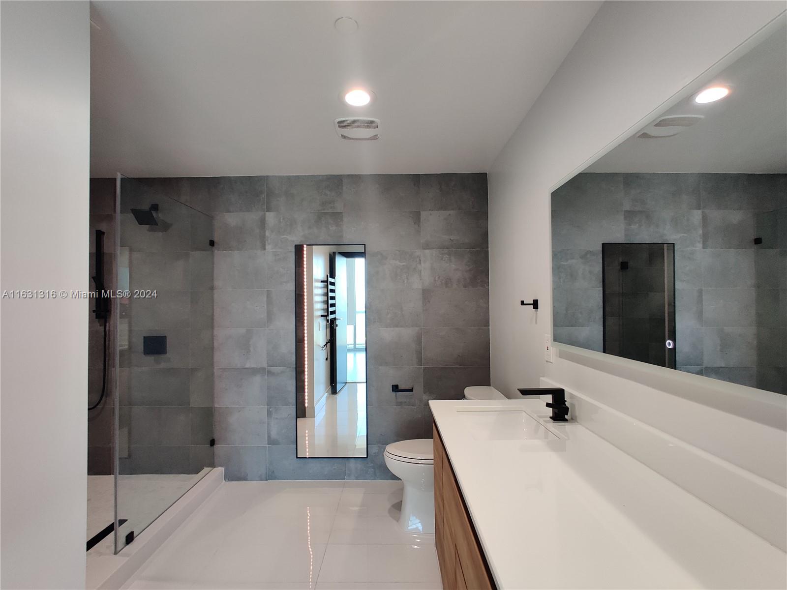 MARINABLUE CONDO - Residential Lease