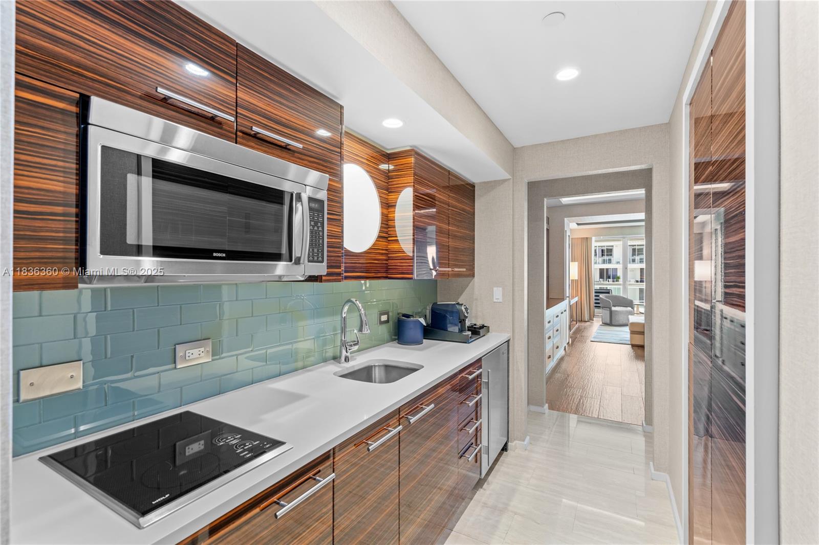 551 FLB CONDOMINIUM RESID - Residential