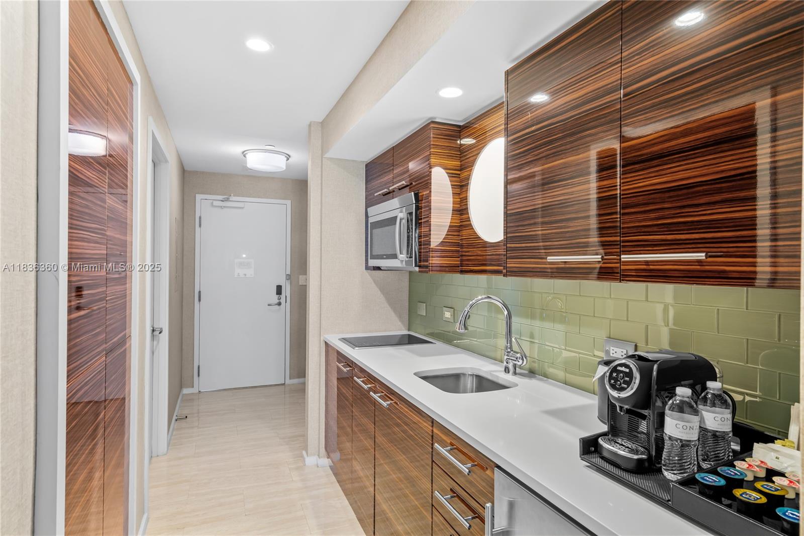 551 FLB CONDOMINIUM RESID - Residential
