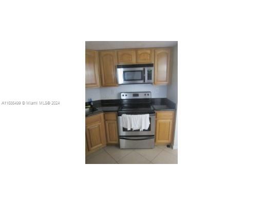 VILLAGE AT DADELAND CONDO - Residential Lease