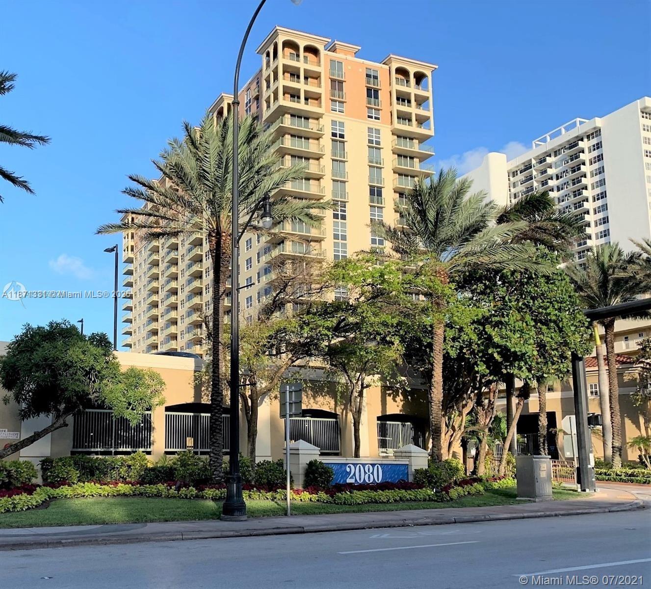 Two bedrooms, two bathrooms apartment freshly painted and with amazing view of the Ocean. Come relax at the beach or at the pool. TVs in bedrooms and living room. Washer/Dryer in the unit. Amenities include beach service (chairs/parasols), tennis court, heated pool, hot tub, upgraded gym, business center, sauna, barbecue grills and much more.