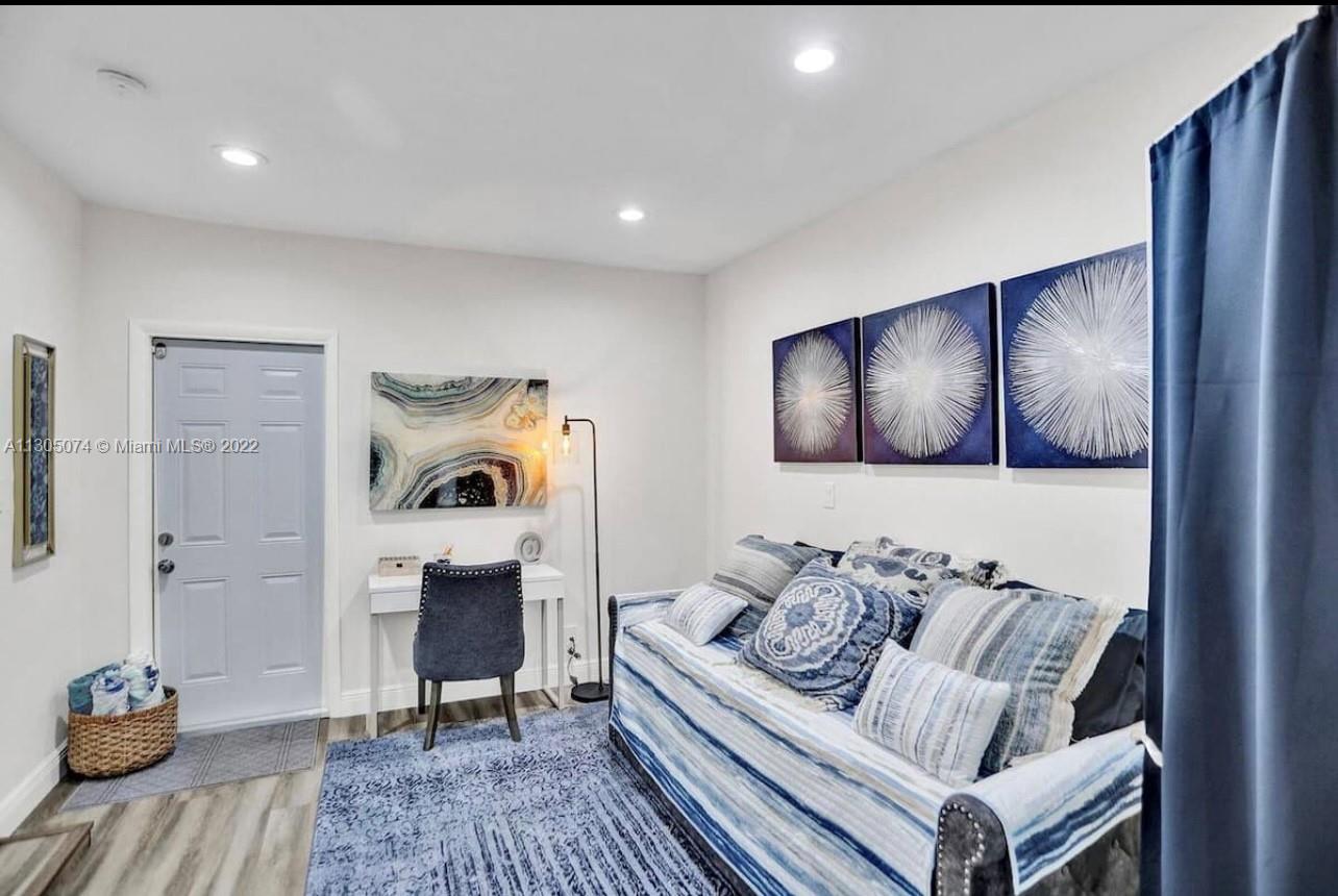 CORAL RIDGE ISLES - Residential Lease