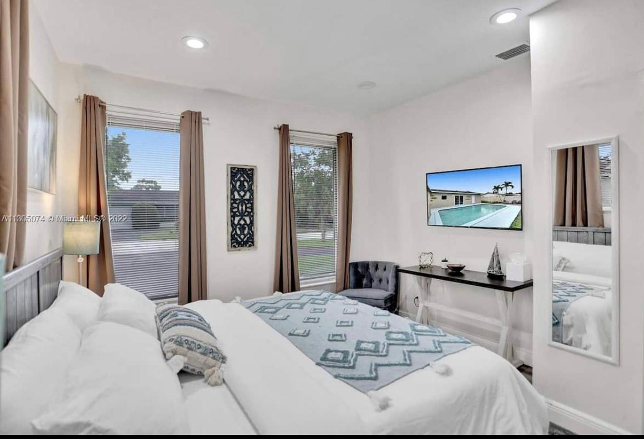 CORAL RIDGE ISLES - Residential Lease
