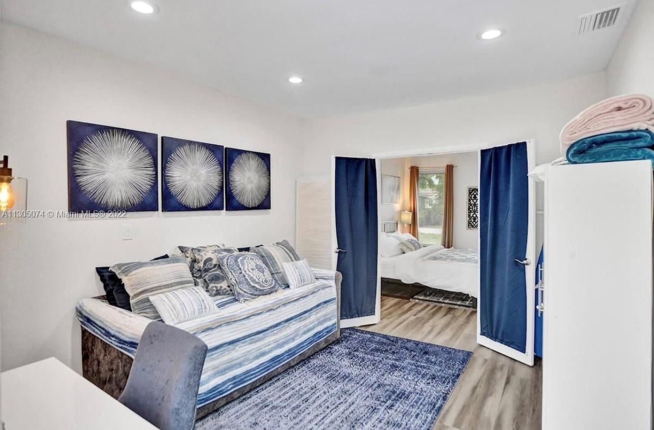 CORAL RIDGE ISLES - Residential Lease