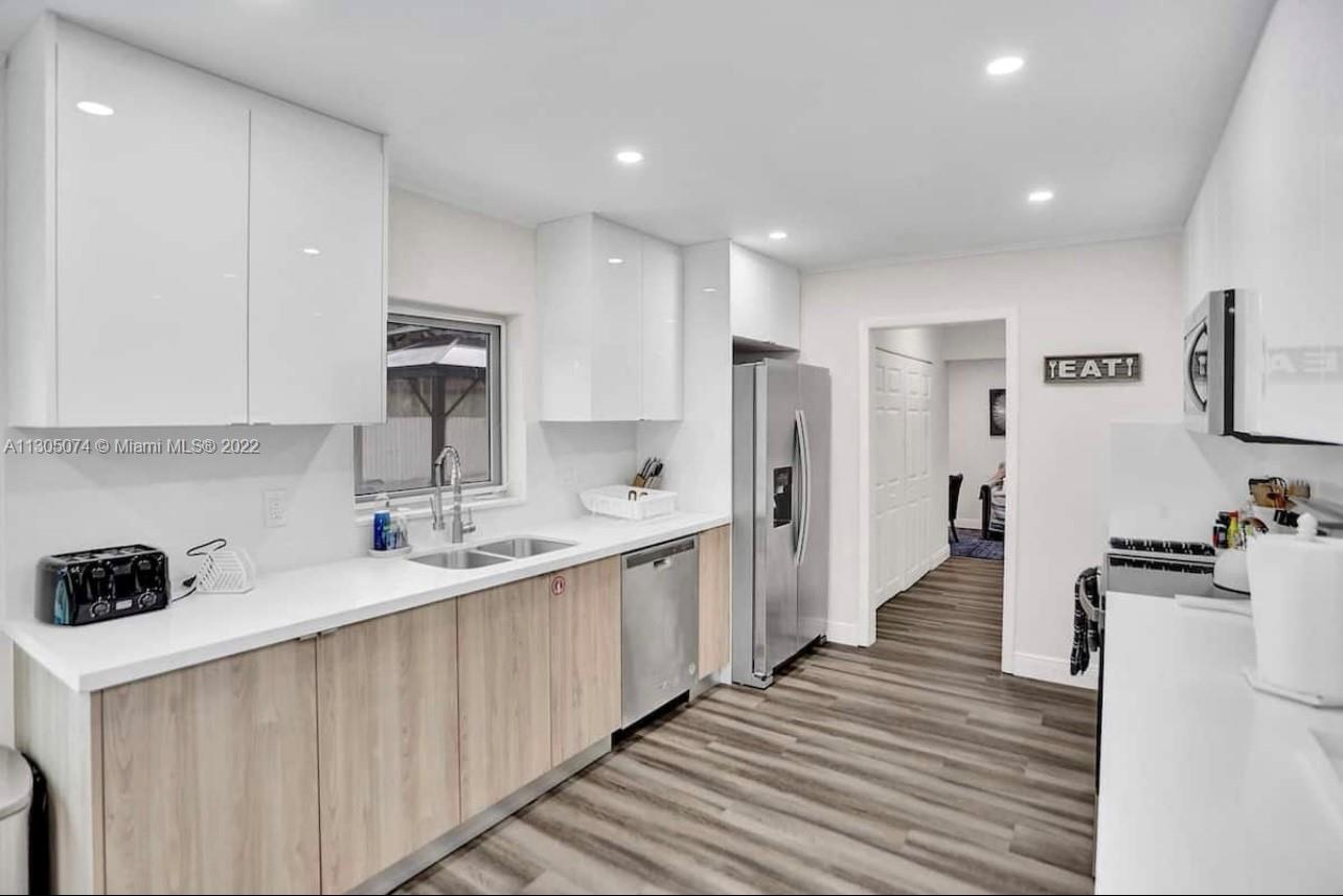 CORAL RIDGE ISLES - Residential Lease
